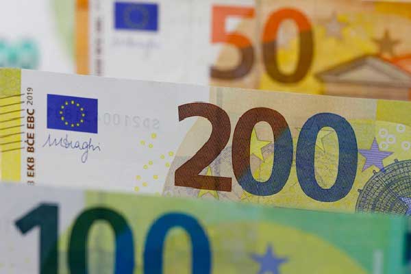 国产芯片“三雄”聚首科创板，摩尔线程上市